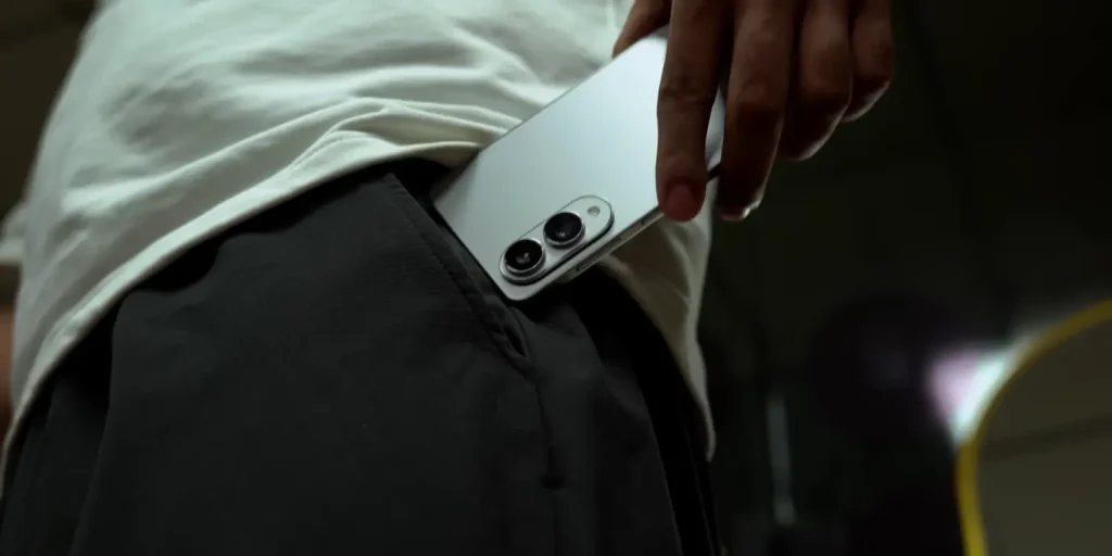 Samsung Galaxy S25 Edge A Sleek Powerhouse That Redefines Flagships 3 Samsung Galaxy S25 Edge Pocket