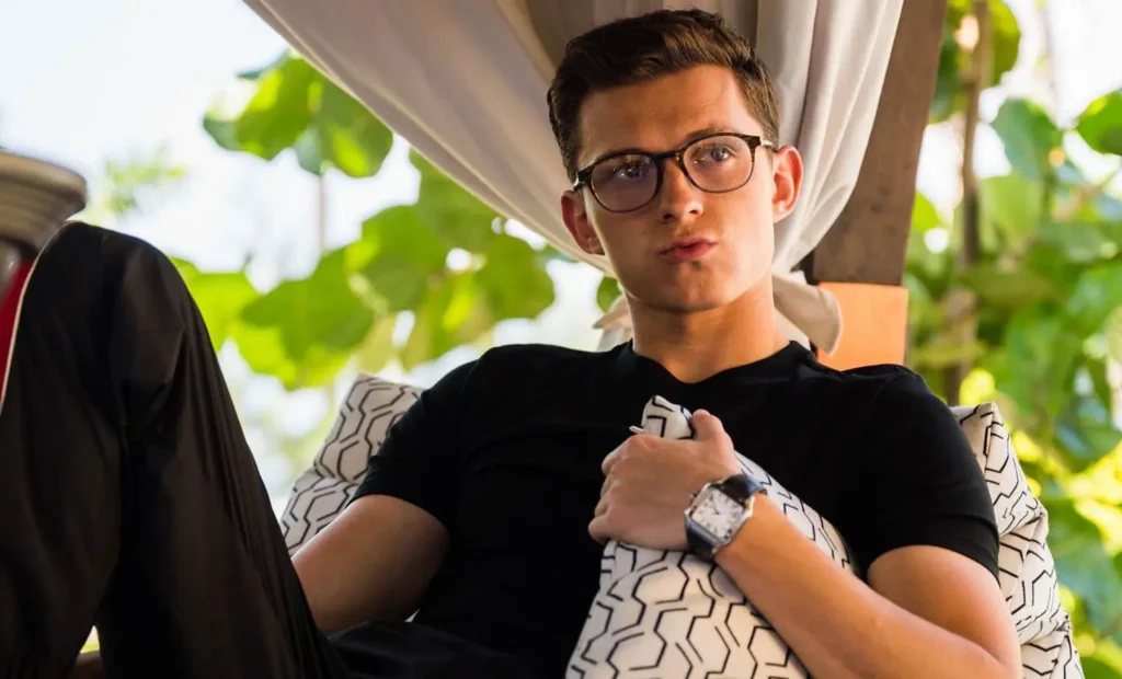 Tom Holland Net Worth: Spider-Man Star’s $25 Million Fortune 1 Tom Holland Early Life